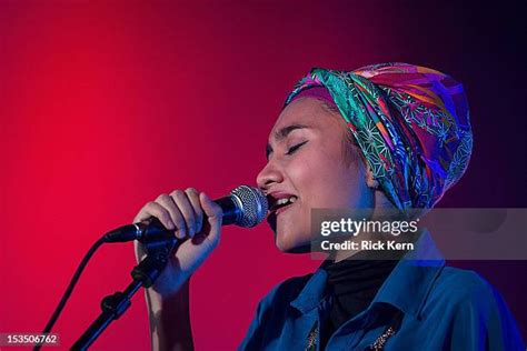 Yuna Zarai: Koncert pełen emocji i niespodzianek w Warszawie!